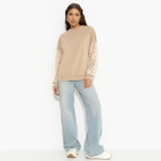 Роскошь без пафоса. Состав: 70% полиэстер, 25% вискоза, 5% спандекс