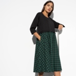 Платье На волне с трендами (люкс). Состав: 60% полиэстер, 37% вискоза, 3% спандекс