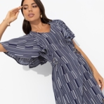 Платье Мода без компромиссов. Состав: 95% п/э, 5% эластан