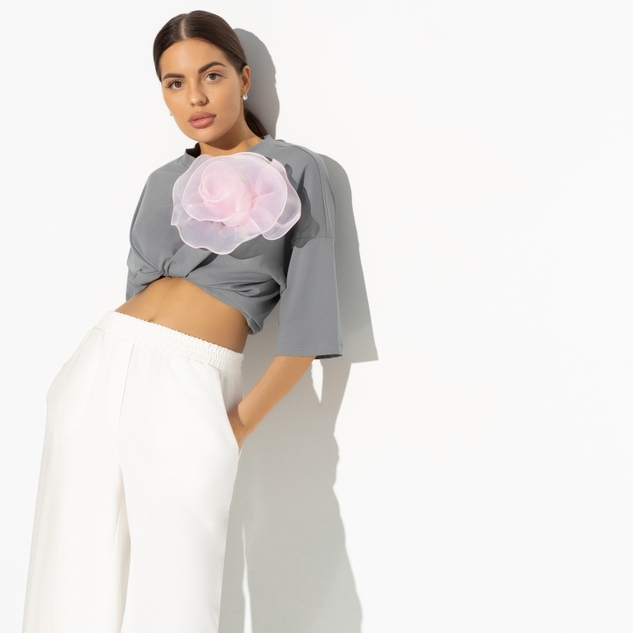 Футболка Летний каприз (с брошкой) 