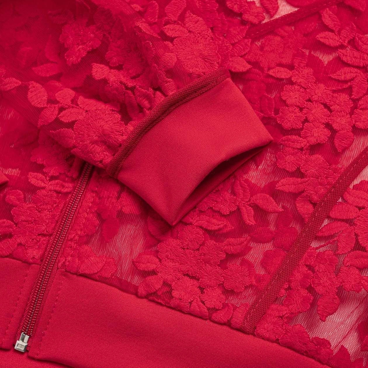 Бомбер Секрет смелости (красный). Состав: 65% хлопок, 20% нейлон, 13% вискоза, 2% спандекс