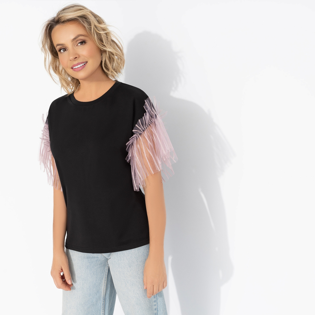 Футболка Мелькать на экранах. Состав: 65% п/э, 30% вискоза, 5% стрейч