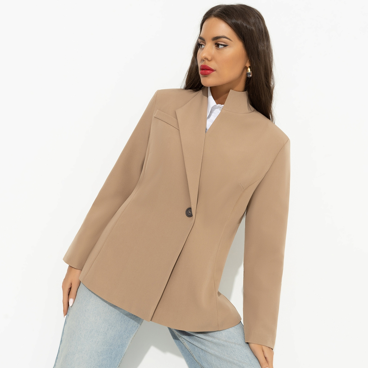 Жакет Дерзкий силуэт. Состав: 95% полиэстер, 5% эластан