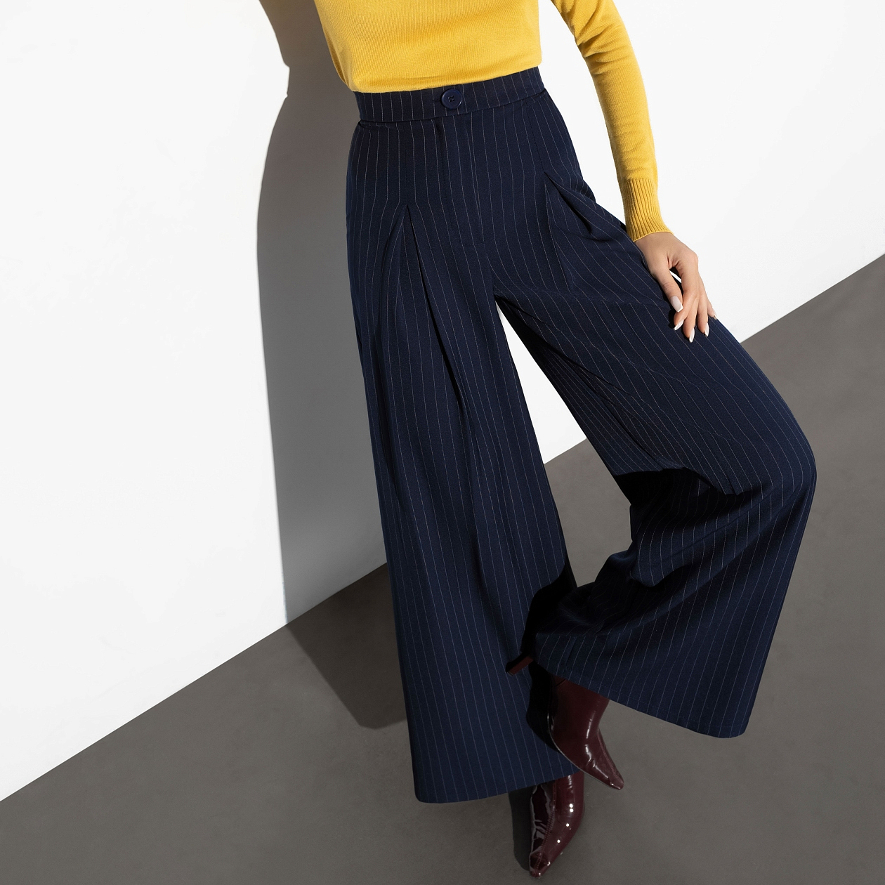 Брюки Фирменный знак леди (new). Состав: 60% полиэстер, 37% вискоза, 3% спандекс