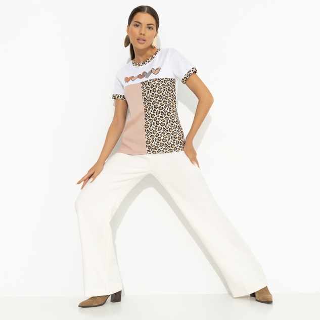 Футболка Покоряет не только сердца 