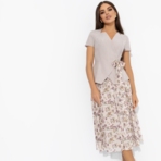 Костюм с юбкой Актуально сегодня (2 в 1, бежевый). Состав: 98% п/э, 2% спандекс