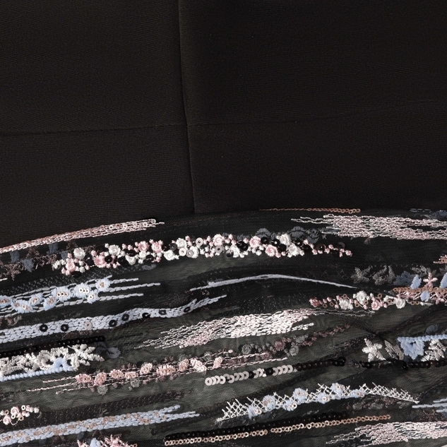 Платье-футляр Слишком роскошно 