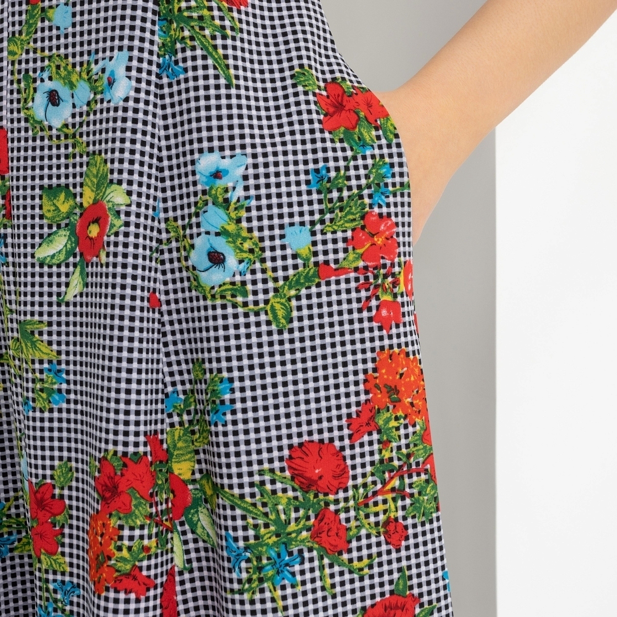 Сарафан Идеальная форма (современная). Состав: 95% полиэстер, 5% эластан