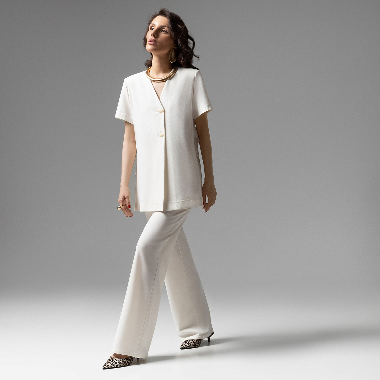 Брючный костюм На шаг впереди моды. Состав: 50% вискоза, 45% п/э, 5% спандекс