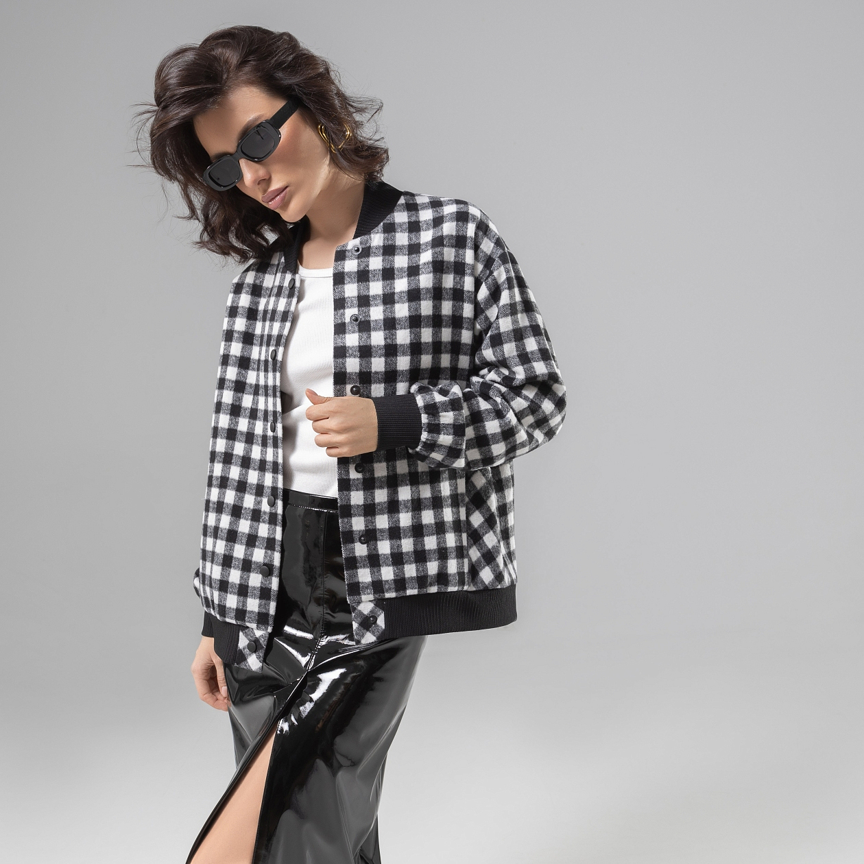 Бомбер Движение вперед (интересная штучка). Состав: 60% полиэстер, 20% вискоза, 15% акрил, 5% хлопок