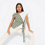 Блуза с имитацией многослойности Все взгляды - на прекрасное (яркая)