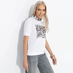 Футболка с капюшоном Увлечена собой (графика)