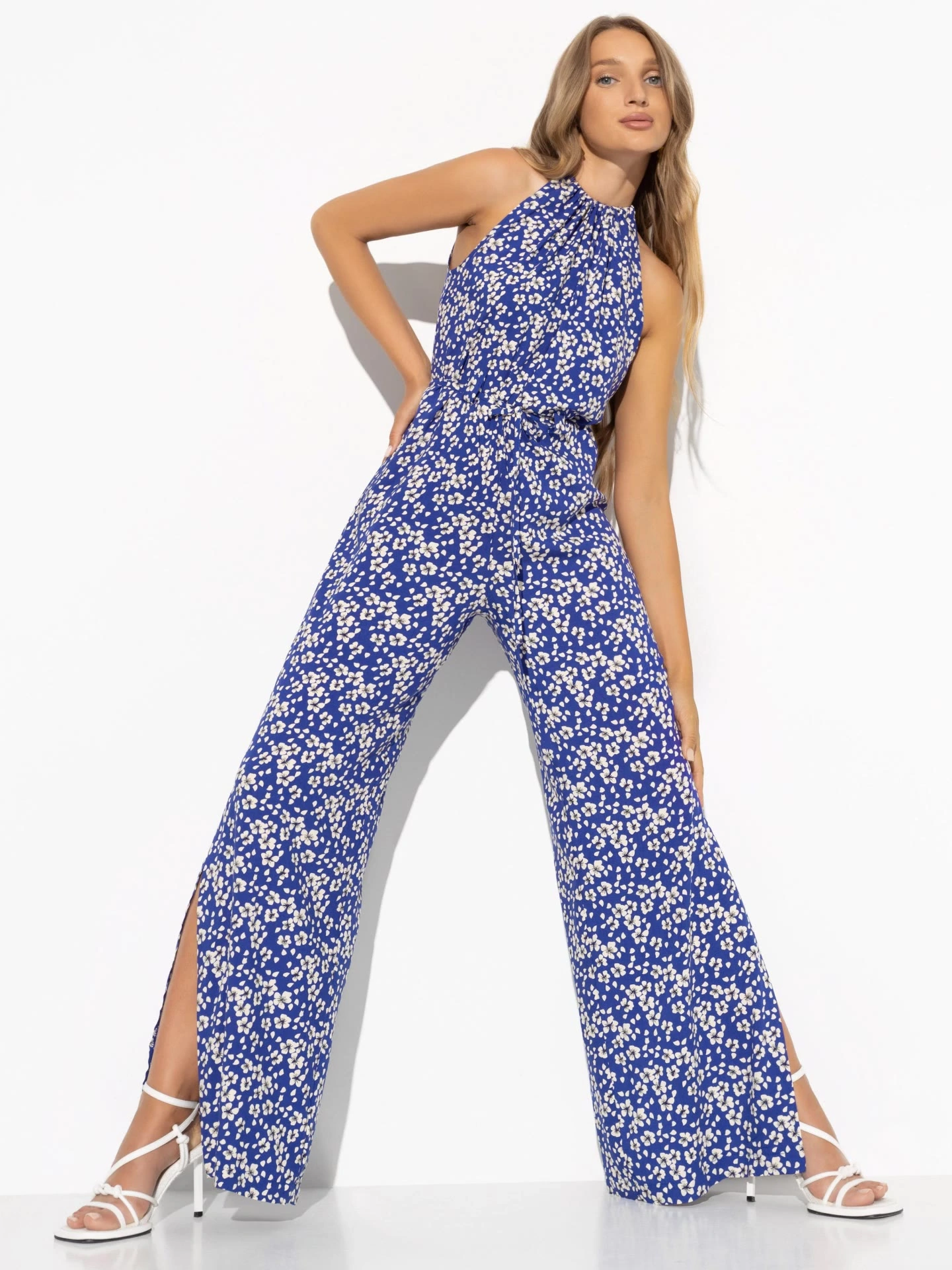 Проникновение в образ (фантастик, с поясом)