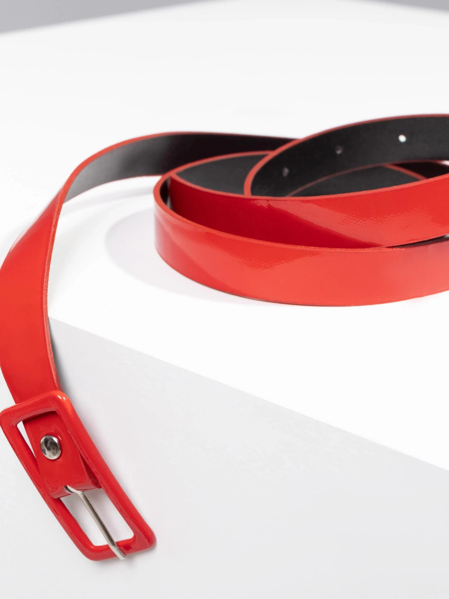 Магический красный