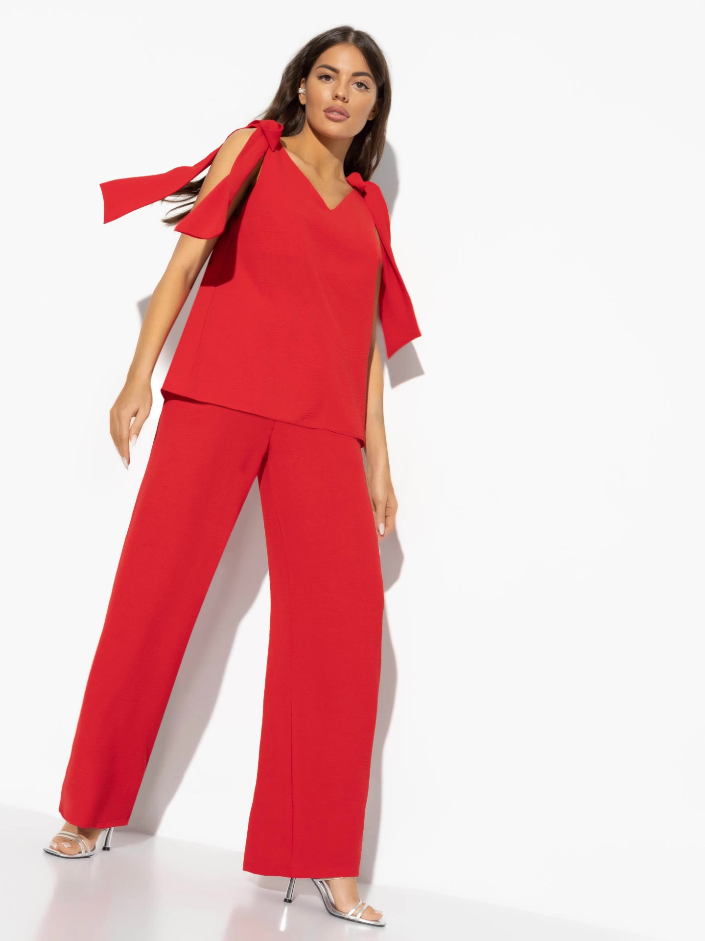 Гуляя по набережной (red style)